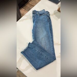 Universal Thread Light Blue Cropped Jeans